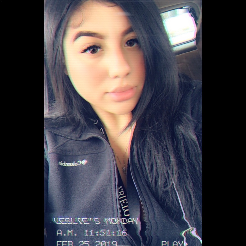 Meet your Posher, Leslie